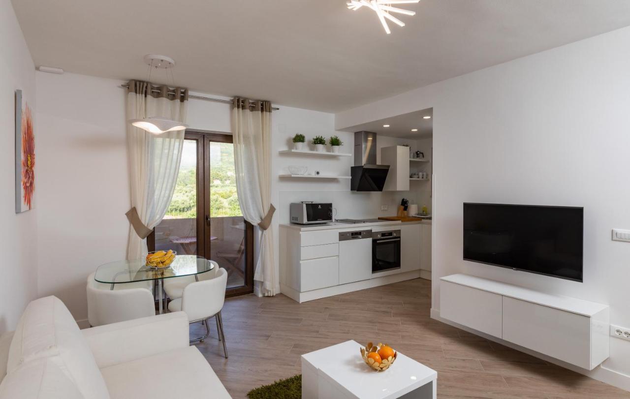 Apartments Setemana Mlini Luaran gambar