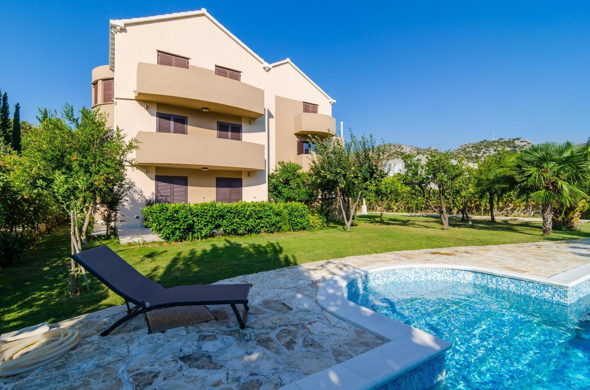 Apartments Setemana Mlini Luaran gambar
